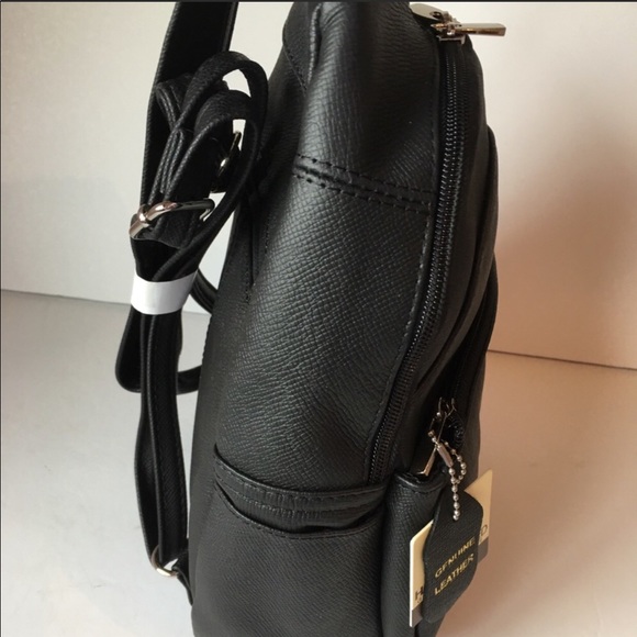 Leather backpack in black 5⭐️rated - Picture 5 of 8